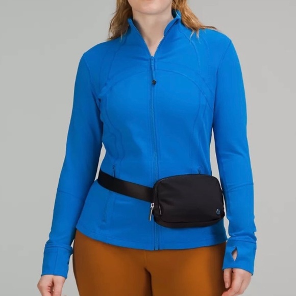 Lululemonπ₯ Classic Everywhere Belt Bag Black
Fanny Pack π₯NWT TikTok viral β€οΈ - Picture 5 of 10